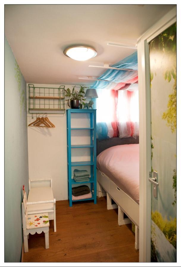 Private Guesthouse Bnb The Waterhouse Houseboat Amsterdam Ngoại thất bức ảnh