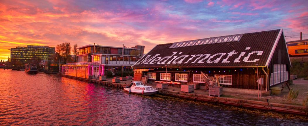 Private Guesthouse Bnb The Waterhouse Houseboat Amsterdam Ngoại thất bức ảnh
